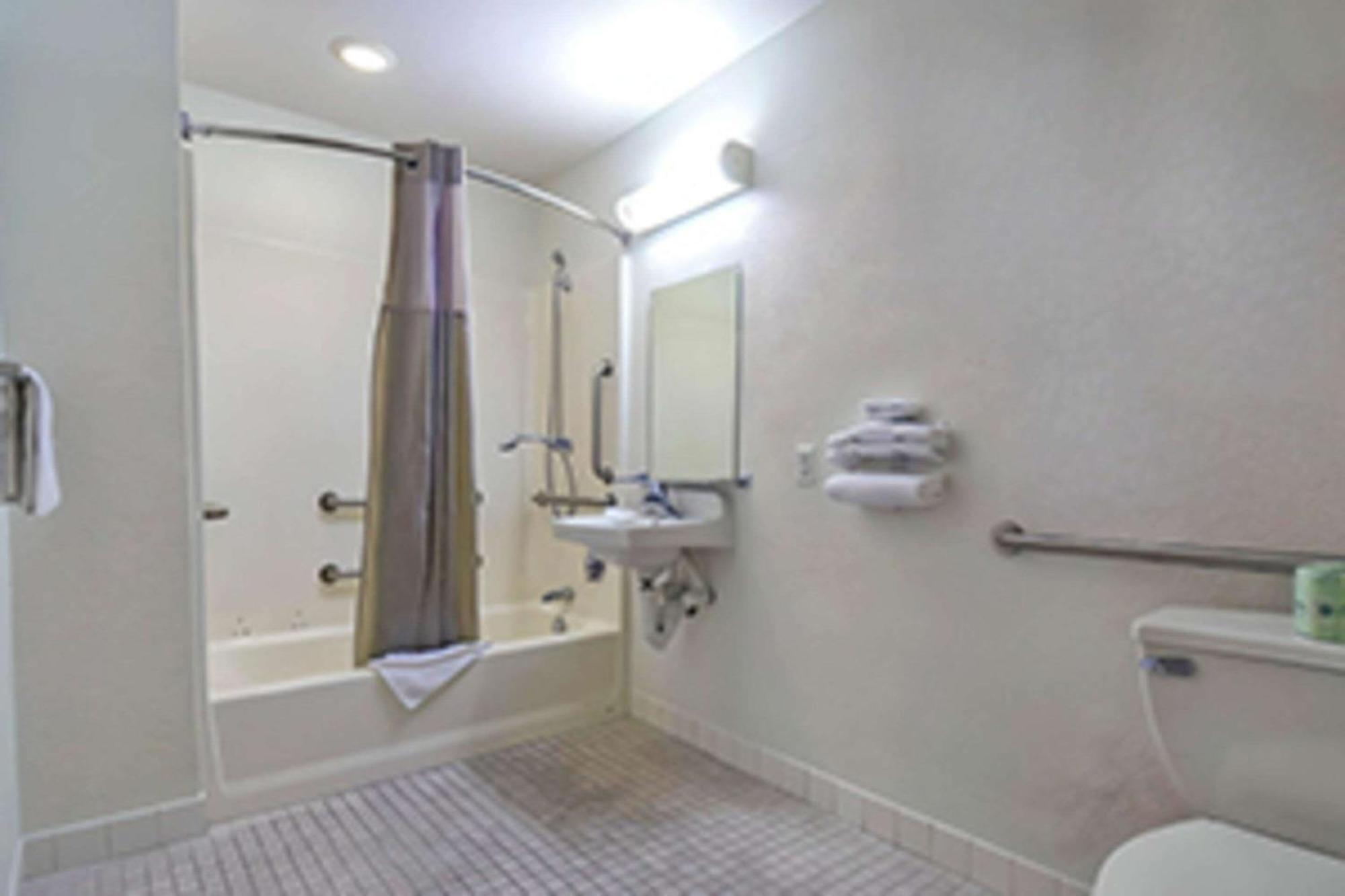 Park Inn By Radisson, Las Vegas Boulder Hwy Exterior photo