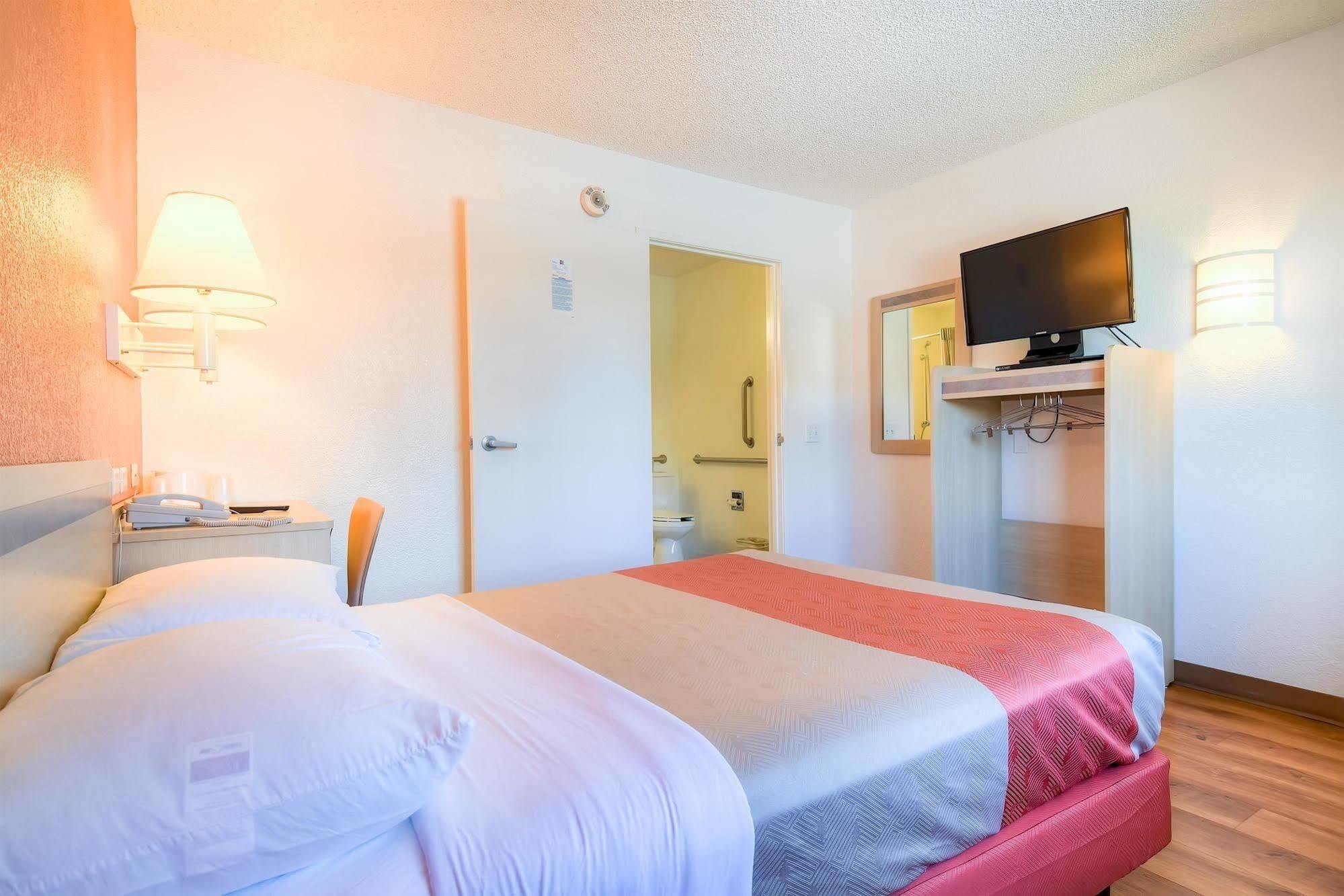 Park Inn By Radisson, Las Vegas Boulder Hwy Exterior photo